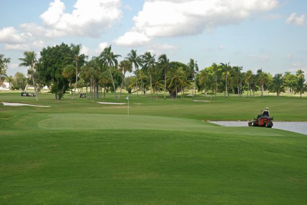 Golf Course Maintenance in Herndon